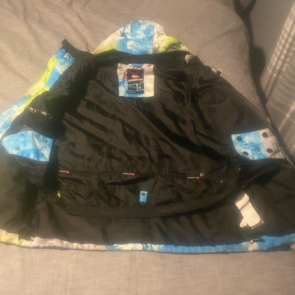 Winter ski jacket - Picture 2 of 4